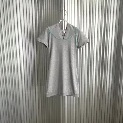 アディダスのTシャツ