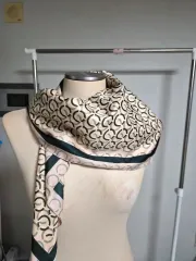 未着用 豪華な パターン スカーフ
