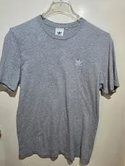 アディダス Tシャツ