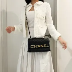 限定版 Chanel(シャネル) レタリング イニシャル フラップバック
