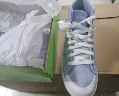 アディダス スニーカー 出品