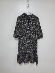 BCBG フラワー パターン 黒 半袖 ワンピース