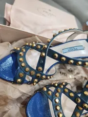 PRADA スタッズ装飾 ブルー サンダル