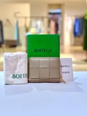 ボッテガ・ヴェネタ イントレチャート 二つ折り財布 649596