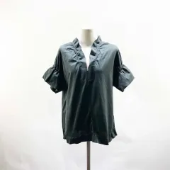 COS(コス) 女性用ショートスリーブ ブラウス Vネック切開 ダークグリーン S ジンの感覚