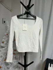 スクエアネック 白 スリム Tシャツ S (新品)