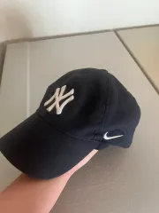NIKE × ニューヨーク・ヤンキース ベースボールキャップ (入手困難)