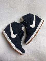 250 NIKE ダンク スカイ ハイ