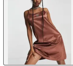 アディダス 新 サテン ブラウン スリーブレス