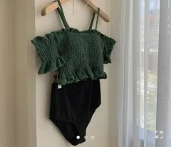 オフショルダー シャーリング クロップド ツーピース ビキニ 水着