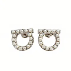 【ギフト対応可】フェラガモ FERRAGAMO ピアス Gancini Stud Pearls Earrings ガンチーニ パール シルバー レディース ファッション アクセサリー ジュエリー 人気 ブランド おしゃれ 誕生日 プレゼント ギフト 送料無料