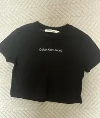 Calvin Klein カルバン・クライン 半袖 クロップド Tシャツ