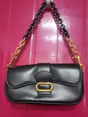 CHARLES & KEITH(チャールズアンドキース) ショルダーバッグ