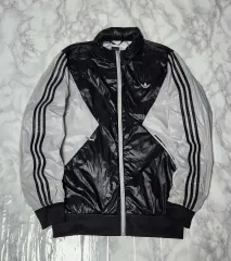 adidas(アディダス) 3本線 セメントグレー x 黒 ウインドブレーカー ジャケット