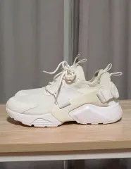 ナイキ ウィメンズ エアハラチ トリプルホワイト 255 状態良好