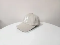 帽子 H ロゴ ベージュ