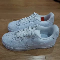 NIKE(ナイキ) エアフォース 1 ' 07 クラフト レディース スニーカー 早急に処分します