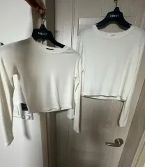 クロップドTシャツ半クロップド丈長袖Tシャツ2枚 -送料無料