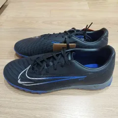 NIKE(ナイキ) ファントム メンズ フットサルシューズ 早急に処分します