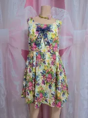 色味がとてもかわいいバッグポイント フラワー ONE PIECE