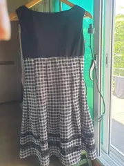 シンプルなドレス 可憐な 美しさ 女の子っぽい レトロなデザイン ボーイフレンドルック ロマンティックムード レース