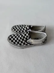 230 バーンズ ( VANS ） チェッカーボード スリッポン