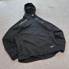 Nike(ナイキ） フード付き ジップアップパーカー