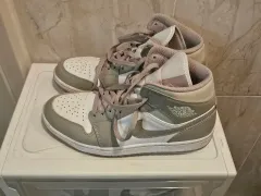 ジョーダン 1 ミッド カレッジ グレー 265