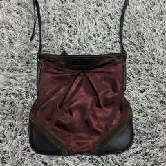 バーバリー チェック ナイロン クロスバック バーガンディ