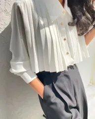 白プリーツブラウス GOLDボタン