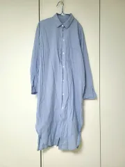 ライトブルー シャツ