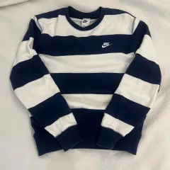 ナイキ スウェット FN3107-410