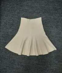 itMICHAA(イッミシャ) ウール 33 % ニット アイボリー フレア スカート