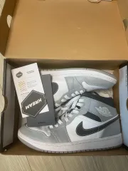 ナイキ エア ジョーダン 1 ミッド グレー ハイ