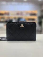 シャネル COCO キャビア マトラッセ キルティング シルバー ロゴ 中財布 22番台 A48667