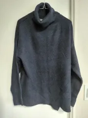 A ＋ G ブランドの ネイビー タートルネック ニットです サイズは？ 85 ( 55 ) 口