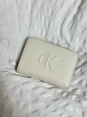 CK Calvin Klein(カルバ・ンクライン) ファスナー 二つ折り財布