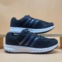 アディダス デュラモライト レディーススニーカー 23.5センチ