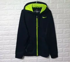 Nike(ナイキ） フード付き ジップアップパーカー 出品