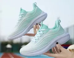 (新品) レディース 230g 超軽量 スニーカー 3色