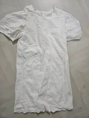 白 パンチング ワンピース