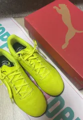 PUMA サッカーシューズ