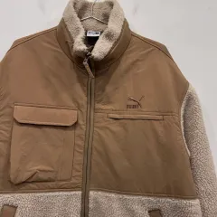 PUMA 刺繍ロゴ マルチポケット オーバーサイズ ボアフリース