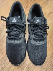 アディダススニーカー