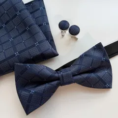 ③-4  蝶ネクタイ　ポケットチーフ　カフス3点セット