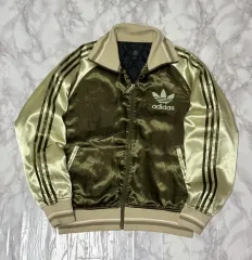 必須アイテム adidas(アディダス) 3本線 モカ x カーキ ブルゾン キルティング ジャケット