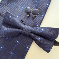 ③-8 蝶ネクタイ　ポケットチーフ　カフス3点セット