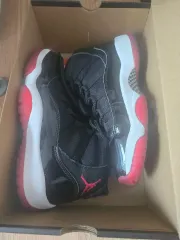 NIKE(ナイキ) ジョーダン 11 ブレーザー 240 出品