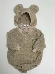 赤ちゃん ボディスーツ + 帽子 セット 66