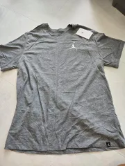 ナイキ ジョーダン AIR グレー 半袖 Tシャツ 新品